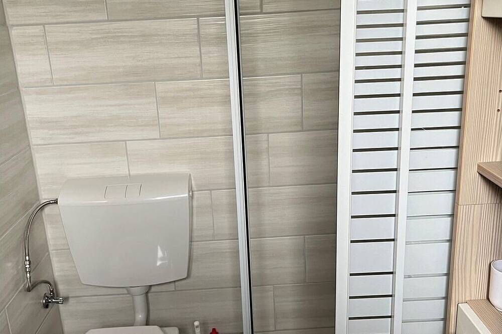 Ferienhaus Conneforde - Ferienhaus, Dusche und Bad, Wc in Wiefelstede, Ammerland