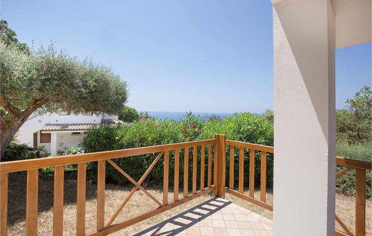 Appartamento intero, Affascinante appartamento di 90 mq con terrazza e parcheggio, a 2 km dalla spiaggia in Joppolo, Provincia di Vibo Valentia