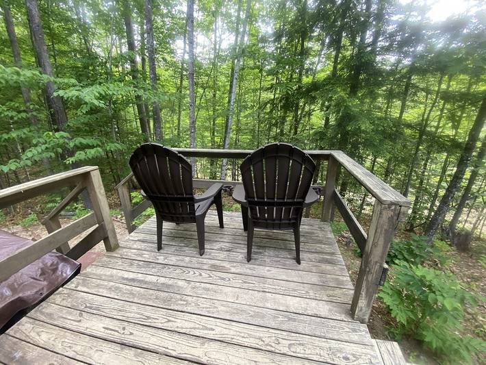 Log cabin for 2 people, with terrace and yard in White Mountain National Forest