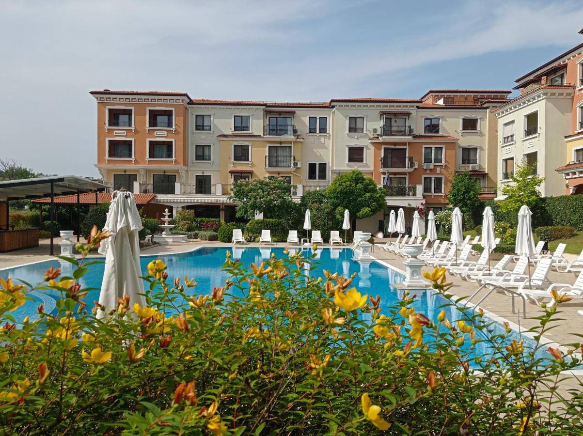 Cały apartament, Lily Beach Resort - sun over the forest - Sozopol in Budzhaka, Sozopol