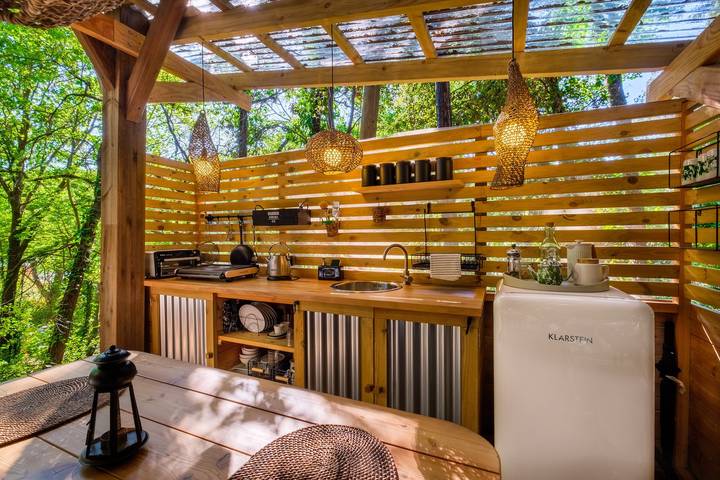 Appartamento intero, Appartamento di vacanza "Shere Khan" con piscina condivisa, 2 terrazze private e Wi-Fi in Saint-Paul-de-Vence, Costa mediterranea (Francia)