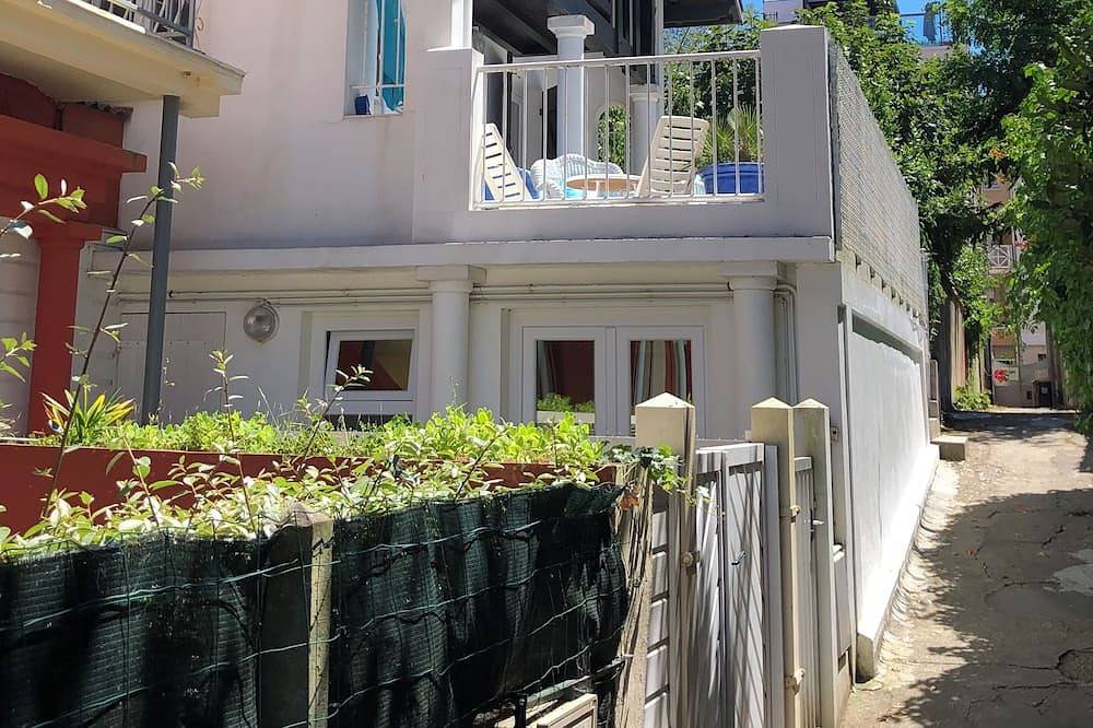 Private villa on Arcachon's central beach in Arcachon, Arcachon region
