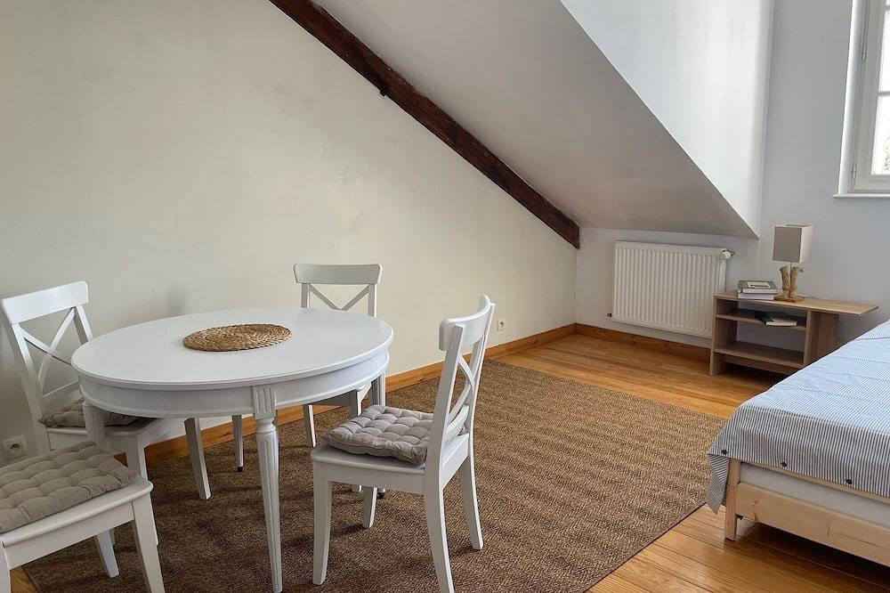 Apartamento entero, Large, charming apartment in the heart of Sablé, ideal for a couple in Sablé-sur-Sarthe, Sarthe