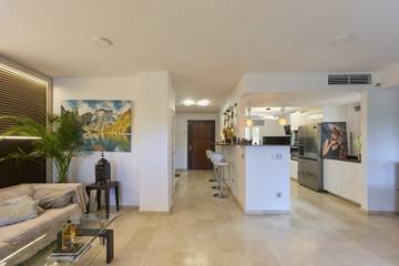 Villa for 8 Guests in Urbanización Los Verdales, Marbella, Picture 4