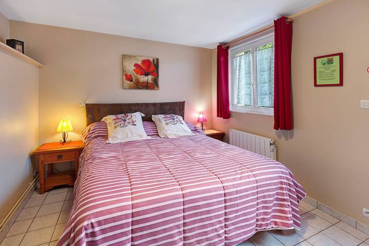 Chambre d'hôtes 'Chambre Lecarpentier - Coquelicot' avec terrasse partagée, jardin partagé, Wi-Fi in Saint-Philibert-de-la-Lézarde, Région du Havre
