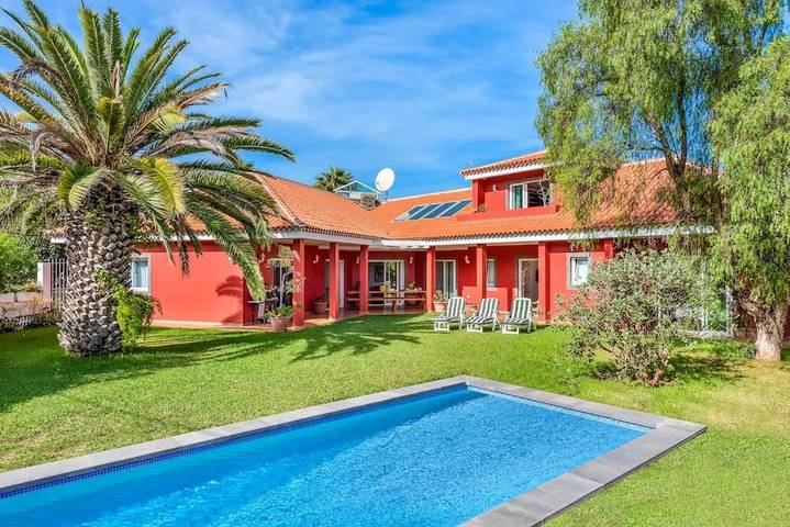 Casa rural para 10 personas, con Balcón y Jacuzzi además de Jardín y Piscina en Puerto de la Cruz