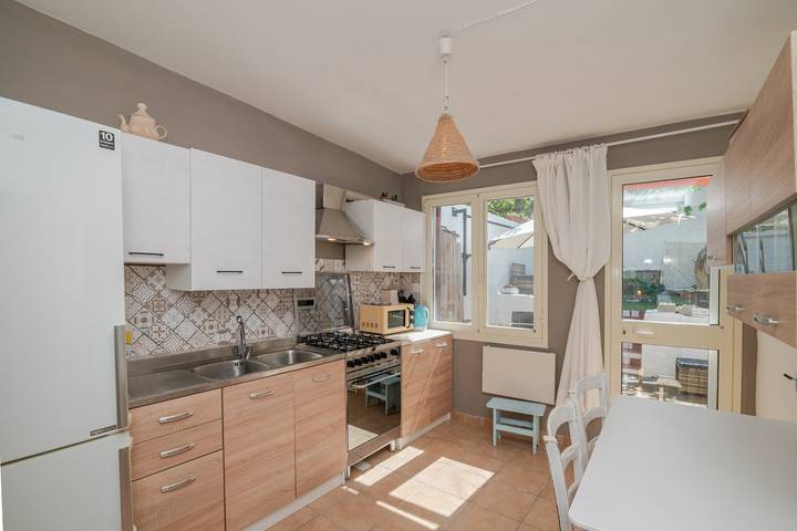 Gîte pour 4 personnes, avec jardin dans Santa Teresa Gallura - 2