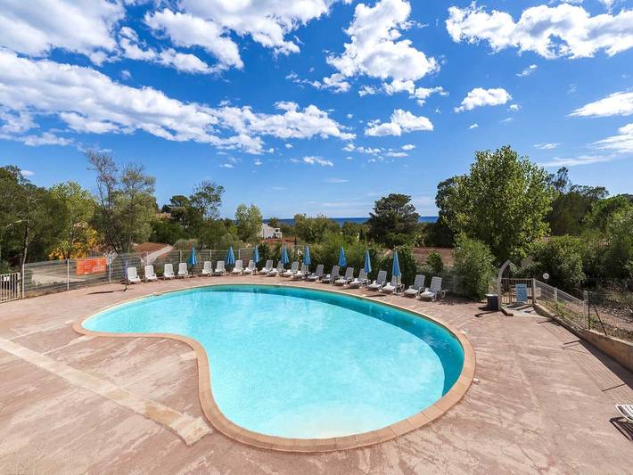 Gîte pour 5 personnes, avec terrasse et piscine, animaux acceptés dans Favone