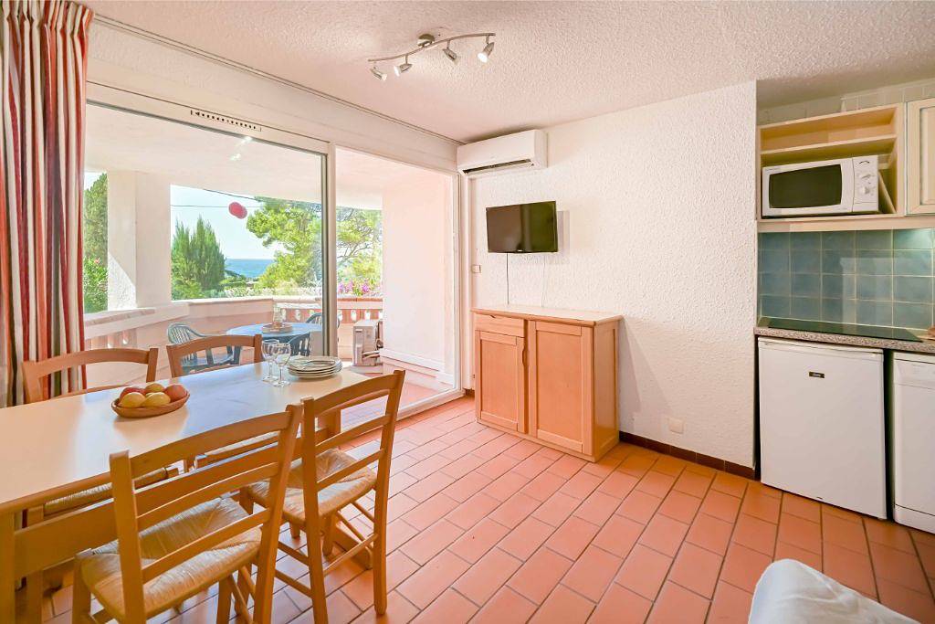 Ganzes Studio, Louis Lumiere Studio 4p Sea view in Bandol, Toulon Region