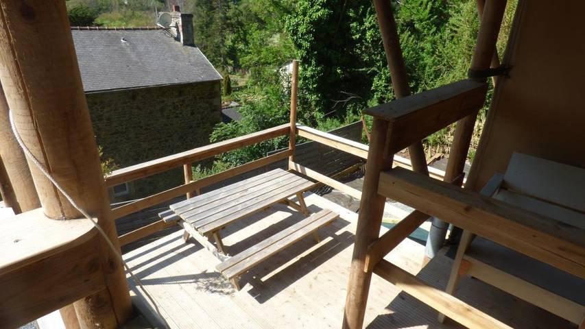 Tente pour 4 personnes, avec vue et terrasse, animaux acceptés en Cotes-d'Armor - 4