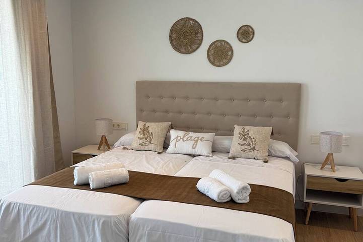 Ganze Wohnung, Luxury apartment with sea views and Free Vip access to Lagoon in Estepona. in Alcazaba Lagoon, Casares