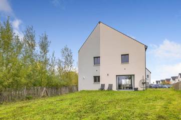 Location de vacances pour 8 personnes, avec terrasse et jardin à Bruyères-le-Châtel