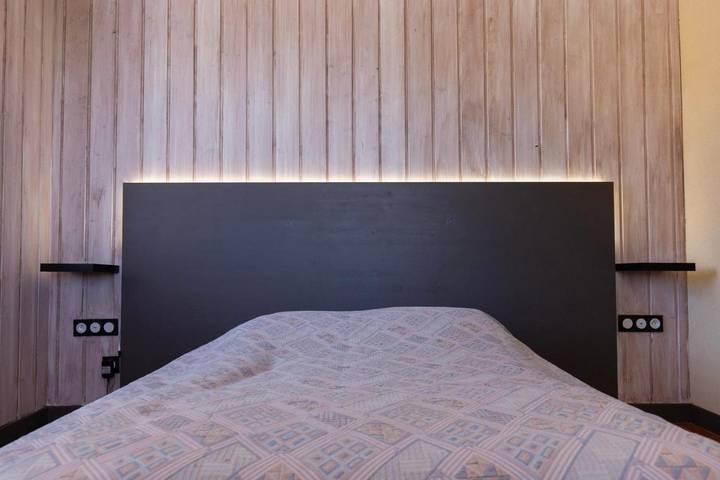 Location de vacances pour 8 personnes, avec piscine ainsi que vue et jardin, animaux acceptés à Morbier - 3