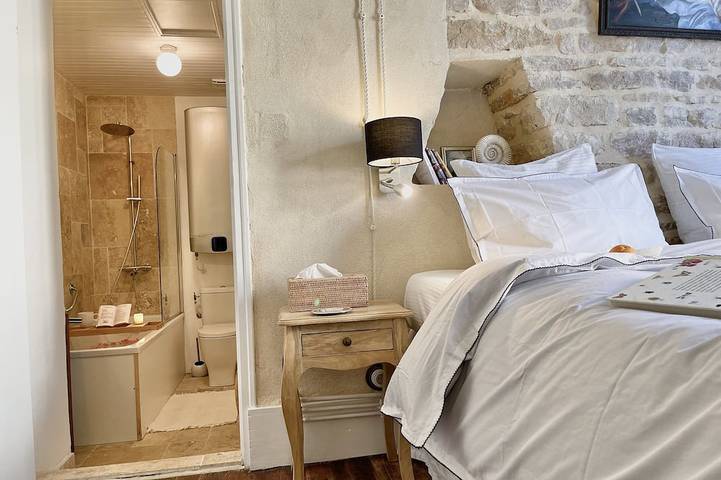 Ein schönes Haus in einem privaten Garten, nur wenige Schritte vom Zentrum von Beaune entfernt in Beaune, Beaune und Umgebung