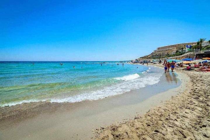Gîte pour 4 personnes, avec terrasse et piscine à Cabo Roig - 4