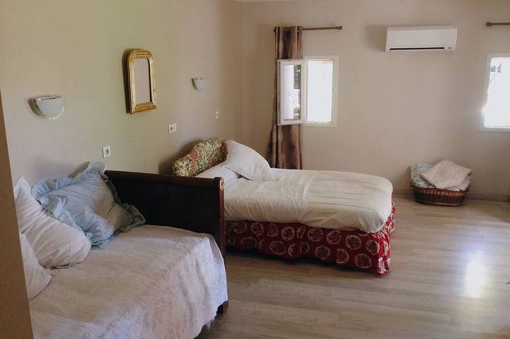 Location de vacances pour 11 personnes, avec terrasse et jardin à Villeneuve-lès-Béziers - 2