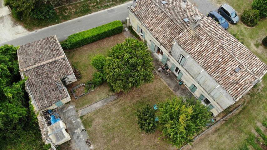 Location de vacances pour 4 personnes, avec vue et jardin, animaux acceptés à Comps (Gironde)