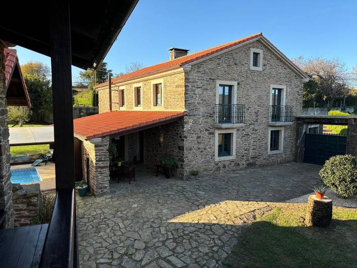 Casa rural para 12 personas, con jardín y piscina, Se admiten mascotas en Provincia de La Coruña - 2