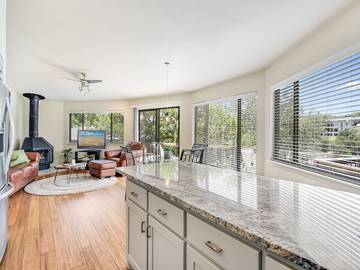 Lake House for 4 Guests in Lakeway, Lake Travis, Picture 1