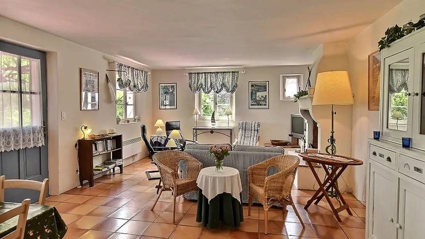 Location de vacances pour 9 personnes, avec jardin et piscine à Salernes - 4