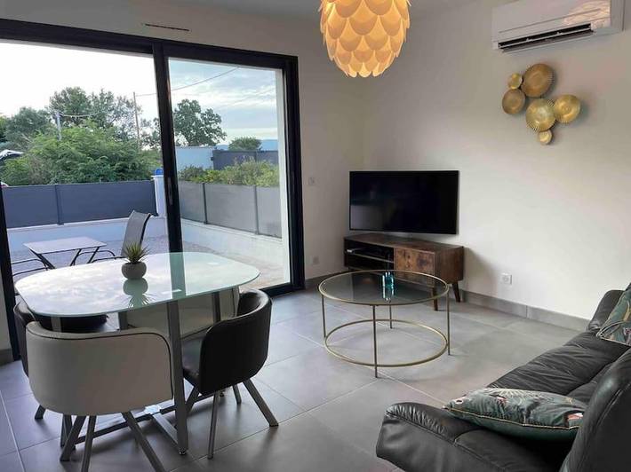 Appartement de vacances pour 3 personnes, avec jardin ainsi que vue et terrasse, animaux acceptés