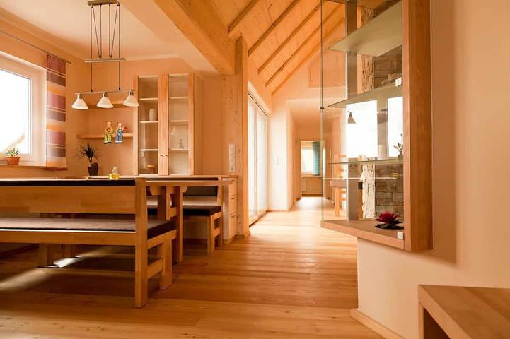 Ferienwohnung für 6 Personen, mit Balkon und Pool sowie Garten