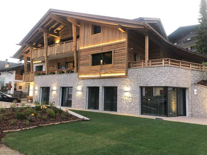 Hütte für 4 Personen, mit Sauna und Pool sowie Garten und Whirlpool in Wolkenstein - 2