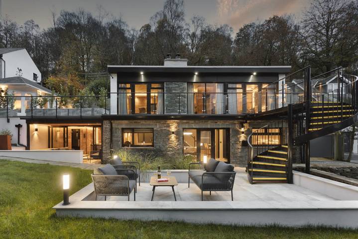 Holiday rental for 4 people, with balcony and garden, child-friendly in Bowness-on-Windermere