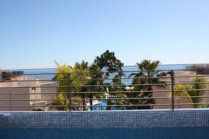 Entire apartment, 125 - Beach apartment - Private pool in Reinoso, Estepona
