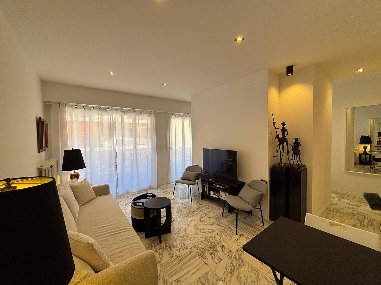 Studio entier, Fragonard in Beaulieu-sur-Mer, Côte méditerranéenne (France)