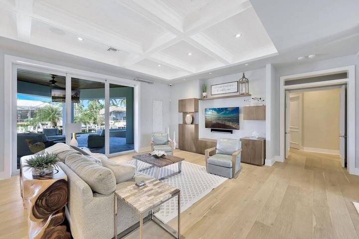 Ferienhaus für 10 Personen, mit Balkon und Whirlpool sowie Pool - 1