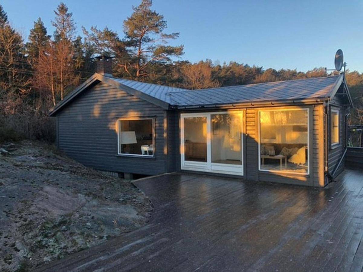 Havblikk, cozy cabin by the sea with beautiful views in Mandal