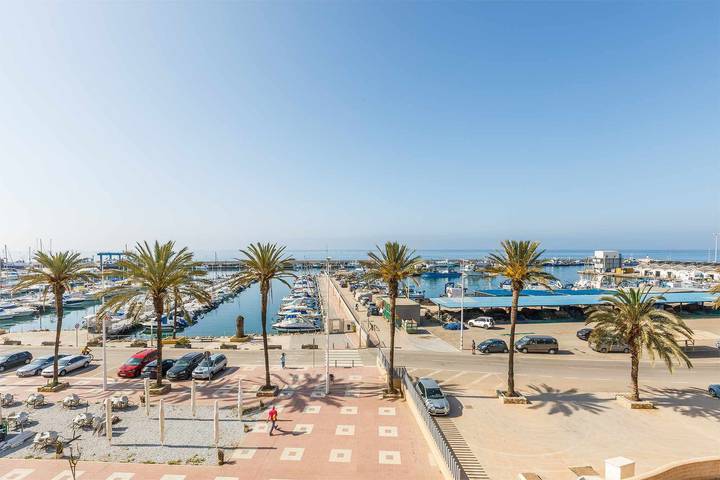 Entire apartment, A&N Port View Holiday Apartment – Caleta de Vélez in Urbanización Villa del Mar, Vélez-Málaga