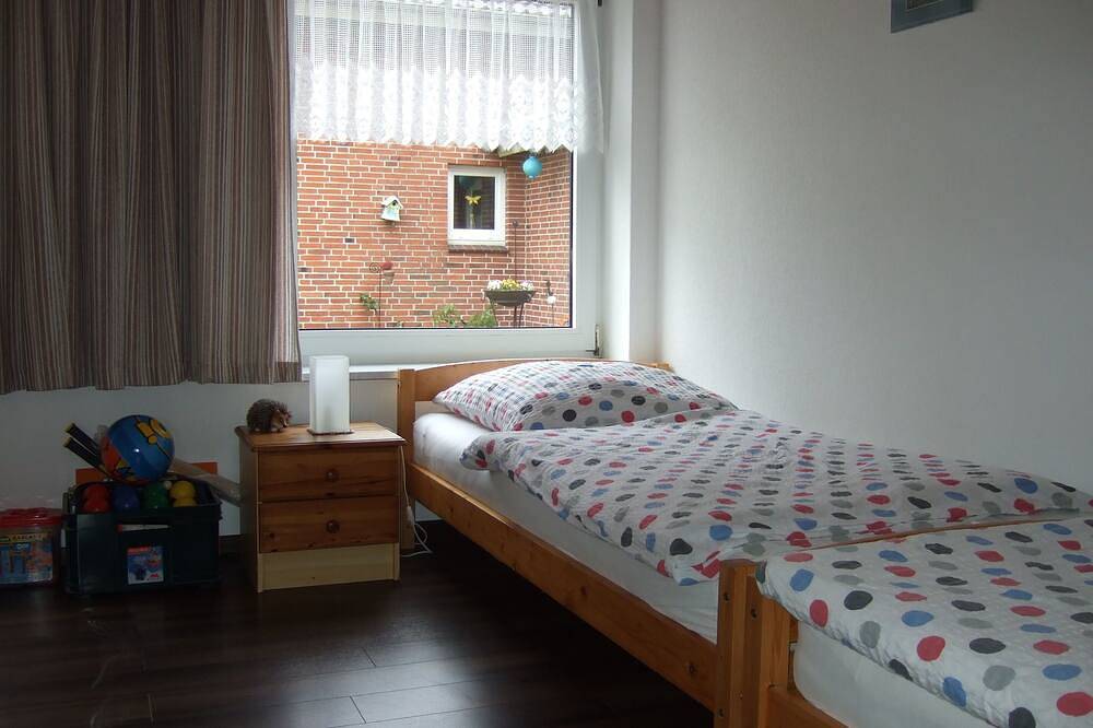 Ganze Wohnung, Ferienwohnung auf dem Ferienhof Nickelswarft 1 in Poppenbüll für 2-4 Personen in Poppenbüll, Eiderstedt