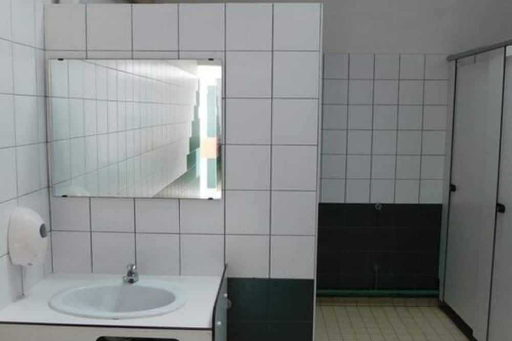 Mobile Home with Terrace in Guégon in Guégon, Pontivy region