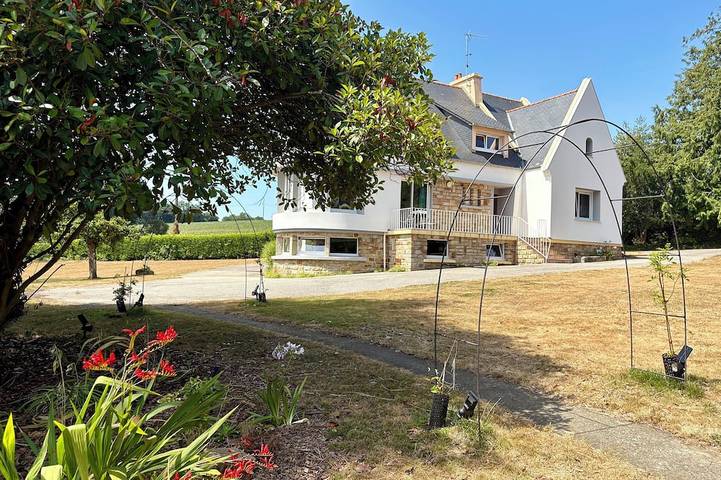 Maison de vacances pour 14 personnes, avec jardin ainsi que jacuzzi et terrasse