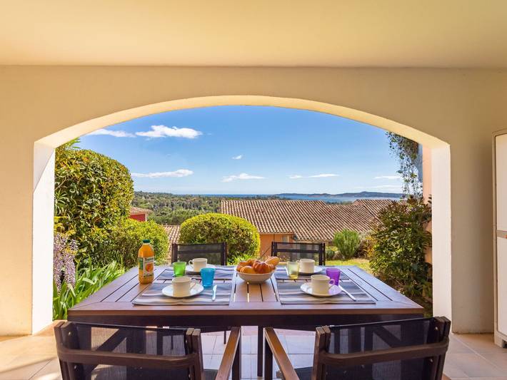 Vakantiewoning voor 4 personen, met zwembad en tuin in Grimaud