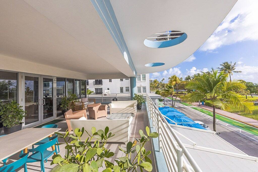 Ganze Wohnung, Boutique Suite with Ocean View and Rooftop Pool in South Beach, Miami Beach