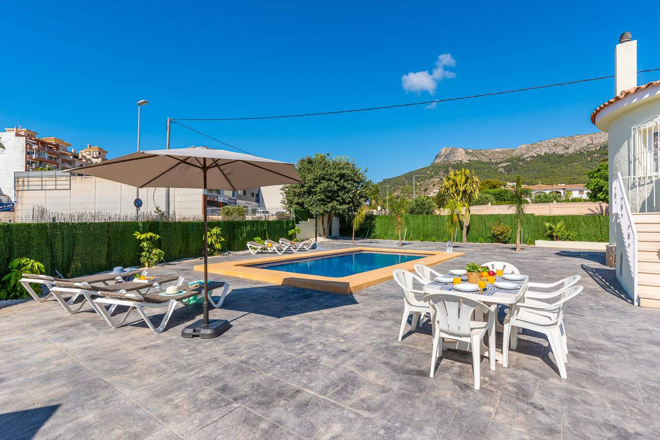 Villa Escriva - Plusholidays in Benicolada, Calpe