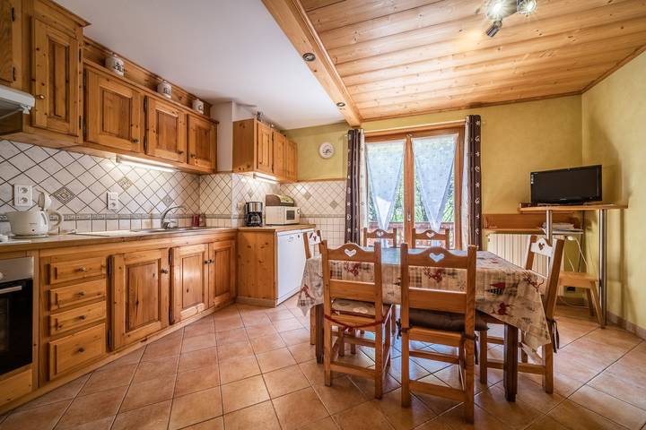 Ganze Wohnung, Ferienwohnung 'Chénives 2 - Morzine' mit Bergblick, Privatem Garten und Wlan in Morzine, Les Portes du Soleil