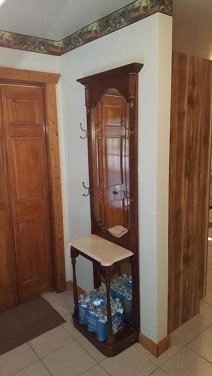 Die Bären-Höhle Ruhige und bequeme Tier-und Kolibri-Betrachtung in Starved Rock State Park