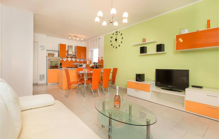Apartamento vacacional entero, Acogedor apartamento con terraza, cerca de la costa y de varios restaurantes in Fazana, Costa sur de Istria