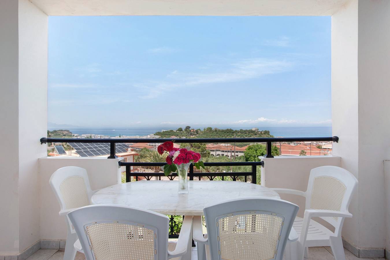 Entire apartment, Holiday Apartment "Yiannis Superior Apartment" with Sea View, Wi-Fi & Garden in Planos, Zakynthos