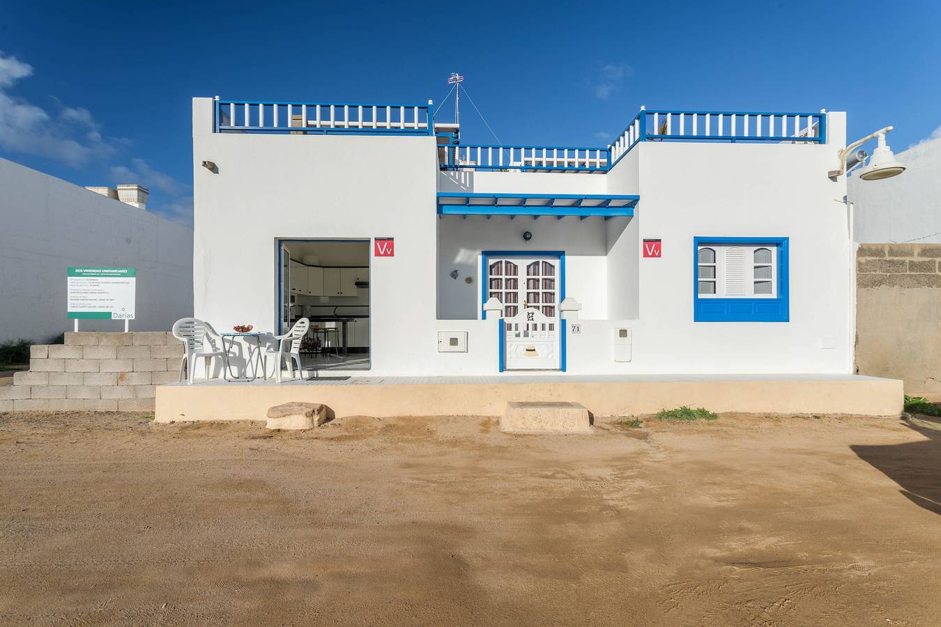 Holiday Home "El Sombrerito 1" with Sea View & Wi-Fi in La Graciosa, Parque Natural Archipiélago Chinijo