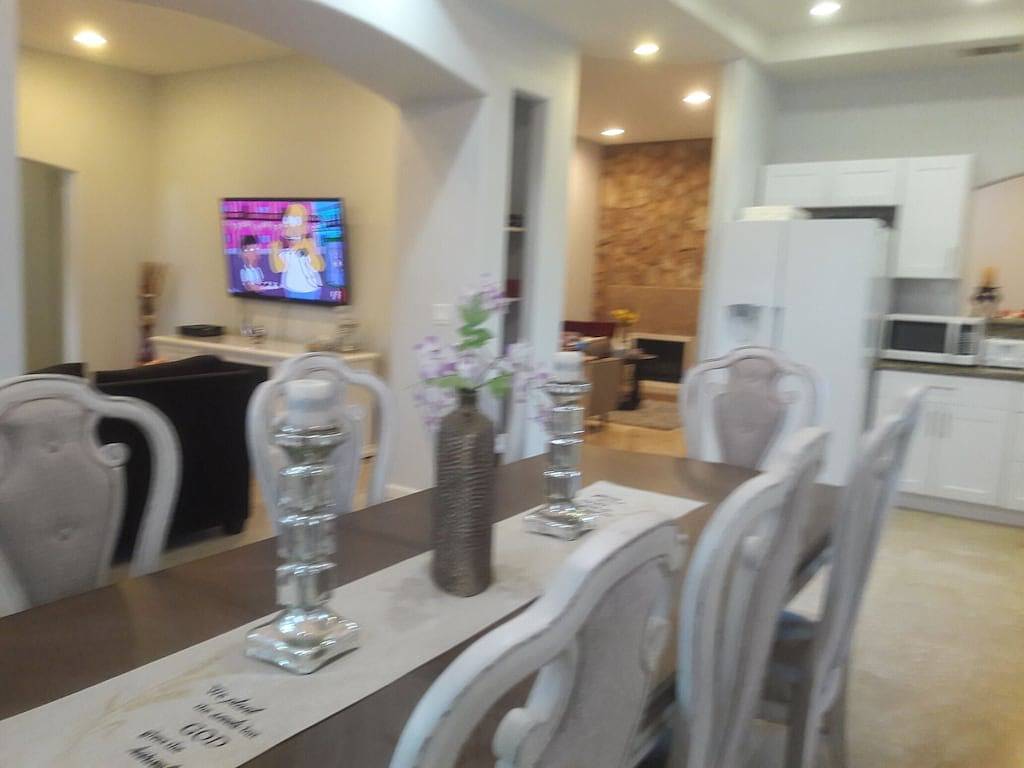 Luxus 6 Schlafzimmer / 6 Badezimmer Minuten von Disneyland, Kongresszentrum! in Anaheim, Orange County