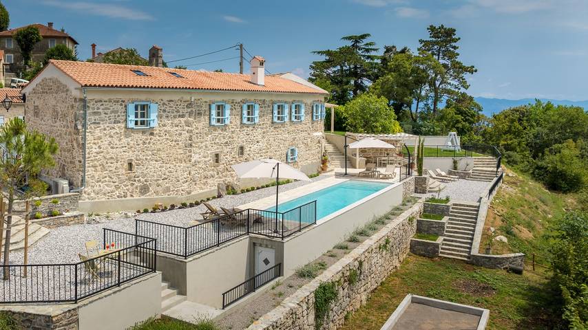 Villa für 8 Personen, mit Pool und Sauna sowie Garten in Grad Opatija