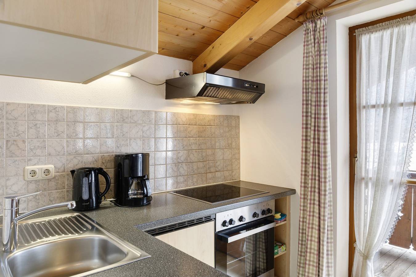 Appartement 'Wank' met bergzicht, balkon en wifi, foto 12