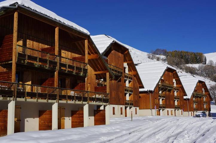 Apartamento de vacaciones para 12 personas, con balcón además de piscina y vistas - 1