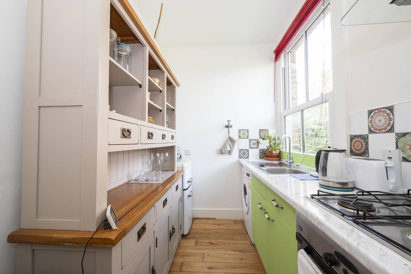 Entire apartment, Bright & Peaceful Apartment Near Kingston Centre - Pass the Keys in Kingston upon Thames, London