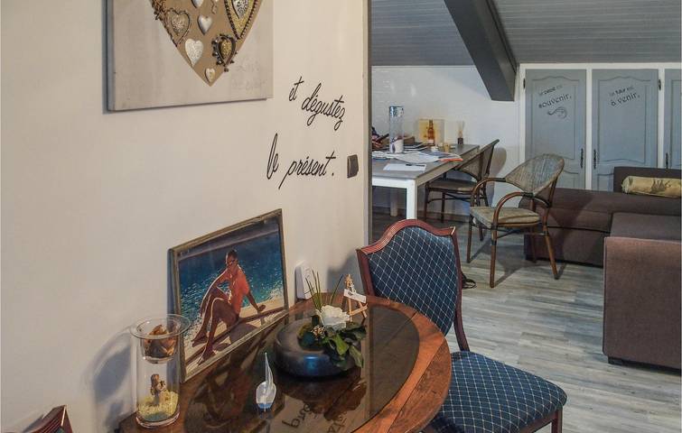 Apartamento vacacional entero, Retiro junto al lago: Aparcamiento, Terraza, Internet in Excenevex, Thonon-les-Bains region